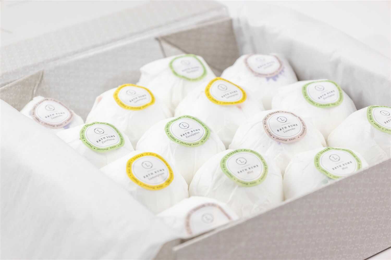 Big Bath Bomb Gift Box - Set of 14 - Image 4